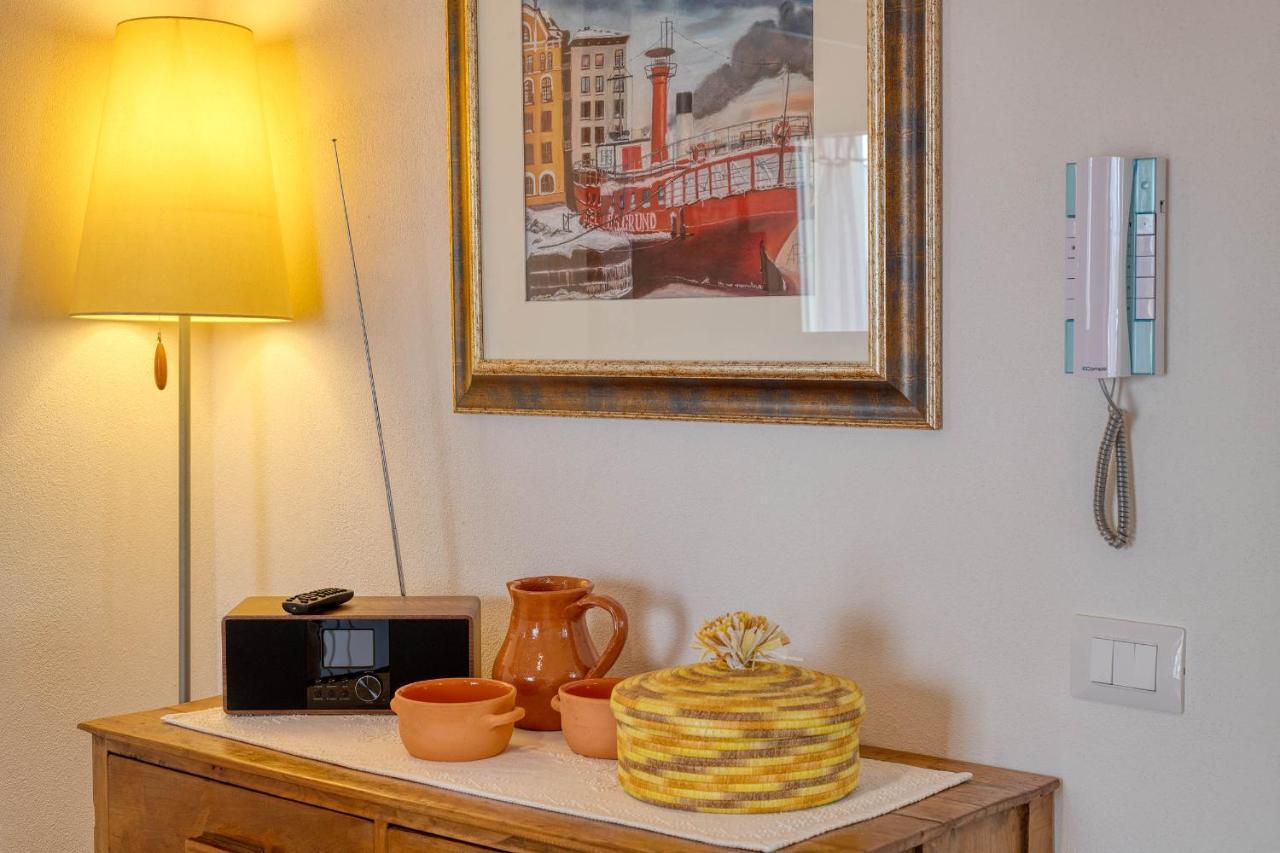 La Casa Degli Ulivi In Con Patio Apartment *